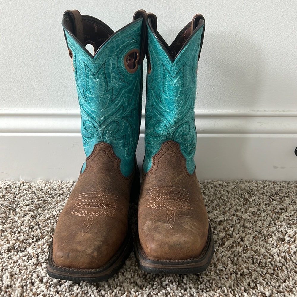 Gently used - Steeltoe Woman’s work book, size 7.5